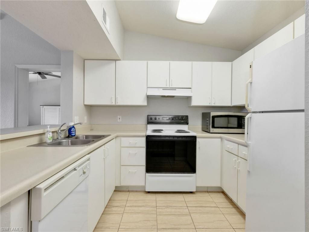 8284 Key Royal Cir, Unit 1331, Naples, FL 34119 Photo