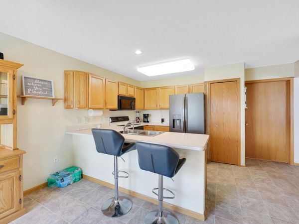 9462 Prairieview Trail N, Champlin, MN 55316