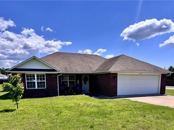 823 Pittsburg Avenue , Russellville, AR 72802