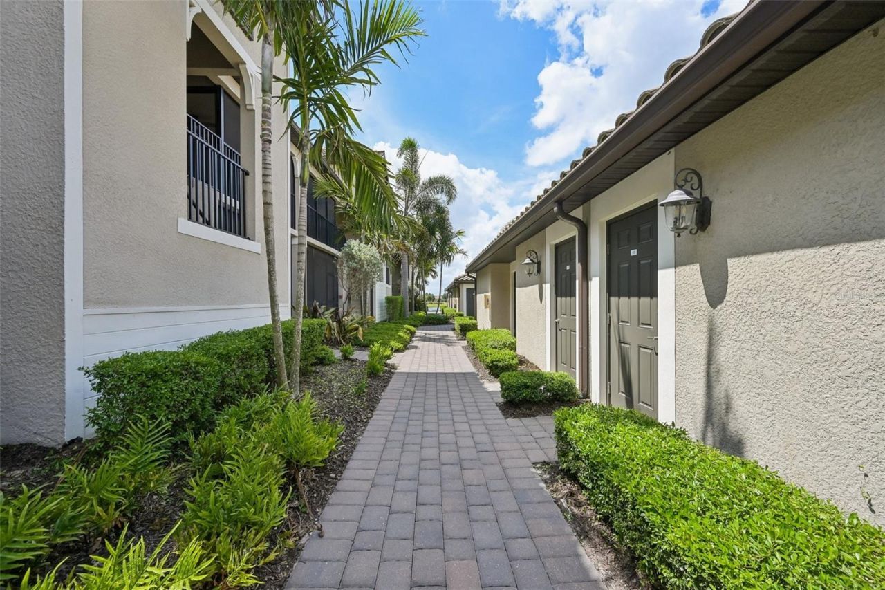 5721 Palmer Circle, Unit 101, Lakewood Ranch, FL 34211 Photo