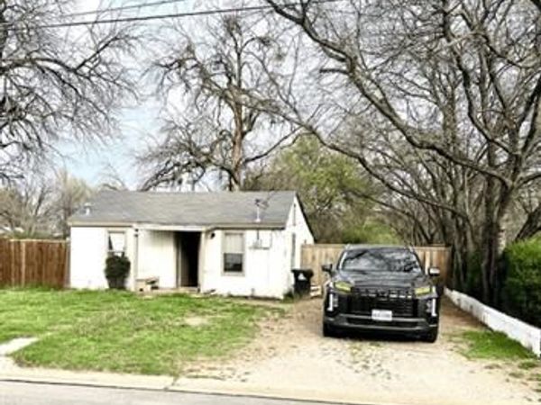 605 S Bradshaw Street, Denton, TX 76205