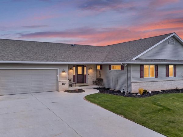 408 Michigan Ave, Oostburg, WI 53070