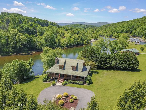 125 Lovely Bluff Rd, Rocky Top, TN 37769