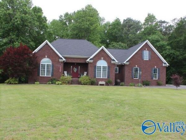 152 West Drive, Fyffe, AL 35971