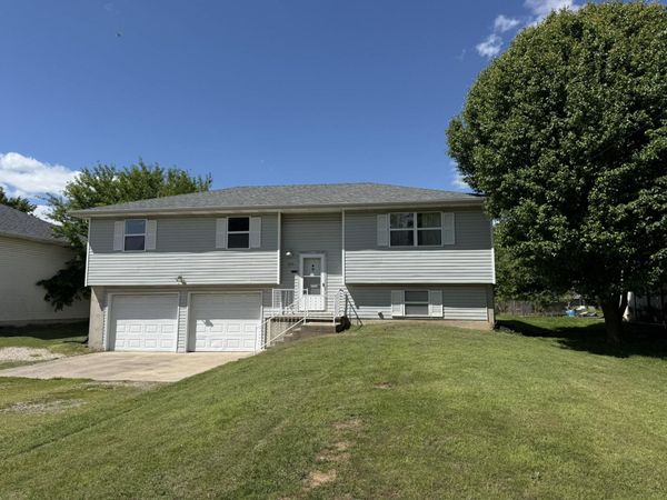 275 E 3rd Street , Marshfield, MO 65706