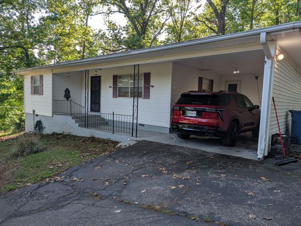 1429 Saint Anne Street , Seneca, MO 64865