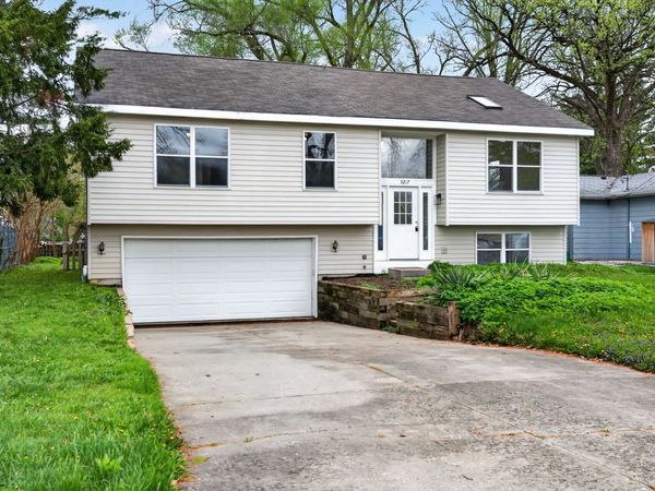 5217 N Pleasant View Drive , McHenry, IL 60050