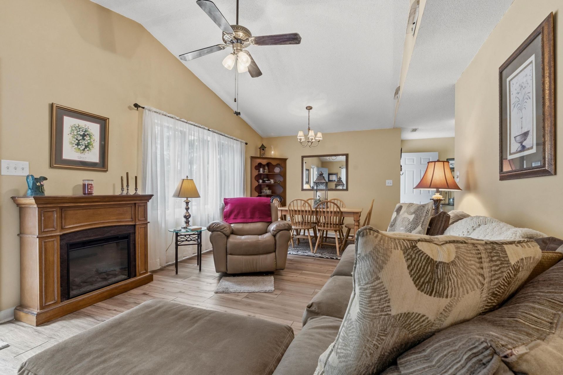 76 Channing Dr.  Photo 6