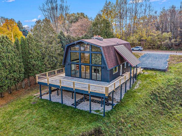 1550 W Chilberg Road, Scottville, MI 49454