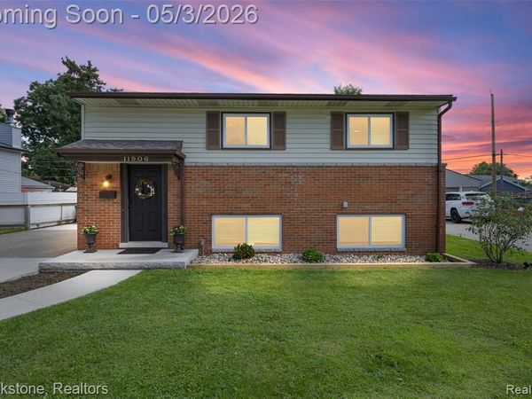 11906 CHATTMAN Drive, Sterling Heights, MI 48313