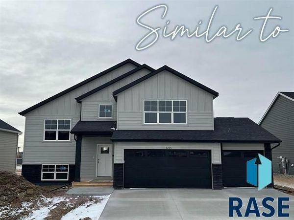 6308 W Goldberg Dr, Sioux Falls, SD 57107