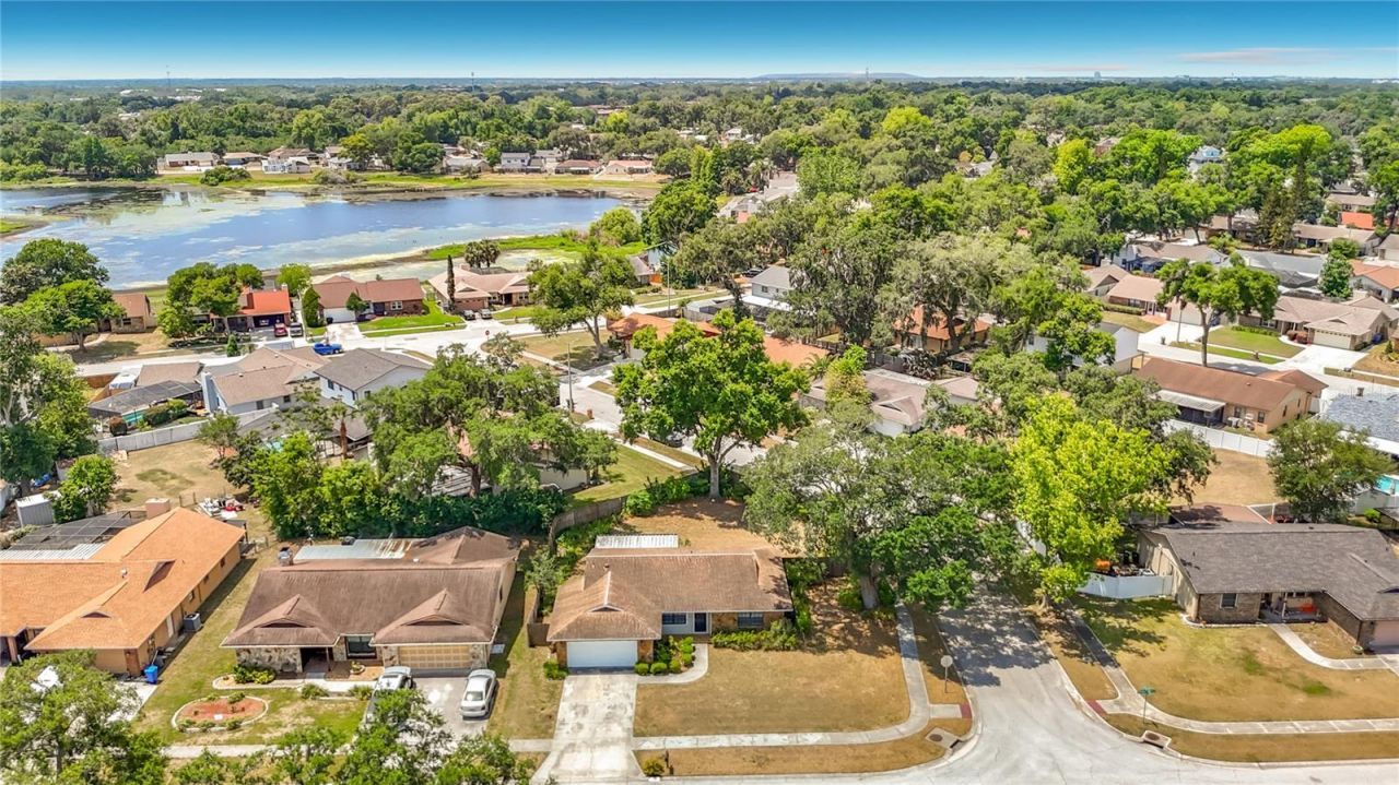 654 Timber Pond Drive, Brandon, FL 33510 Photo