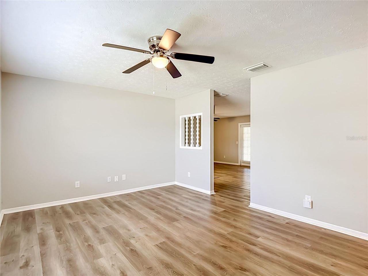 654 Timber Pond Drive, Brandon, FL 33510 Photo