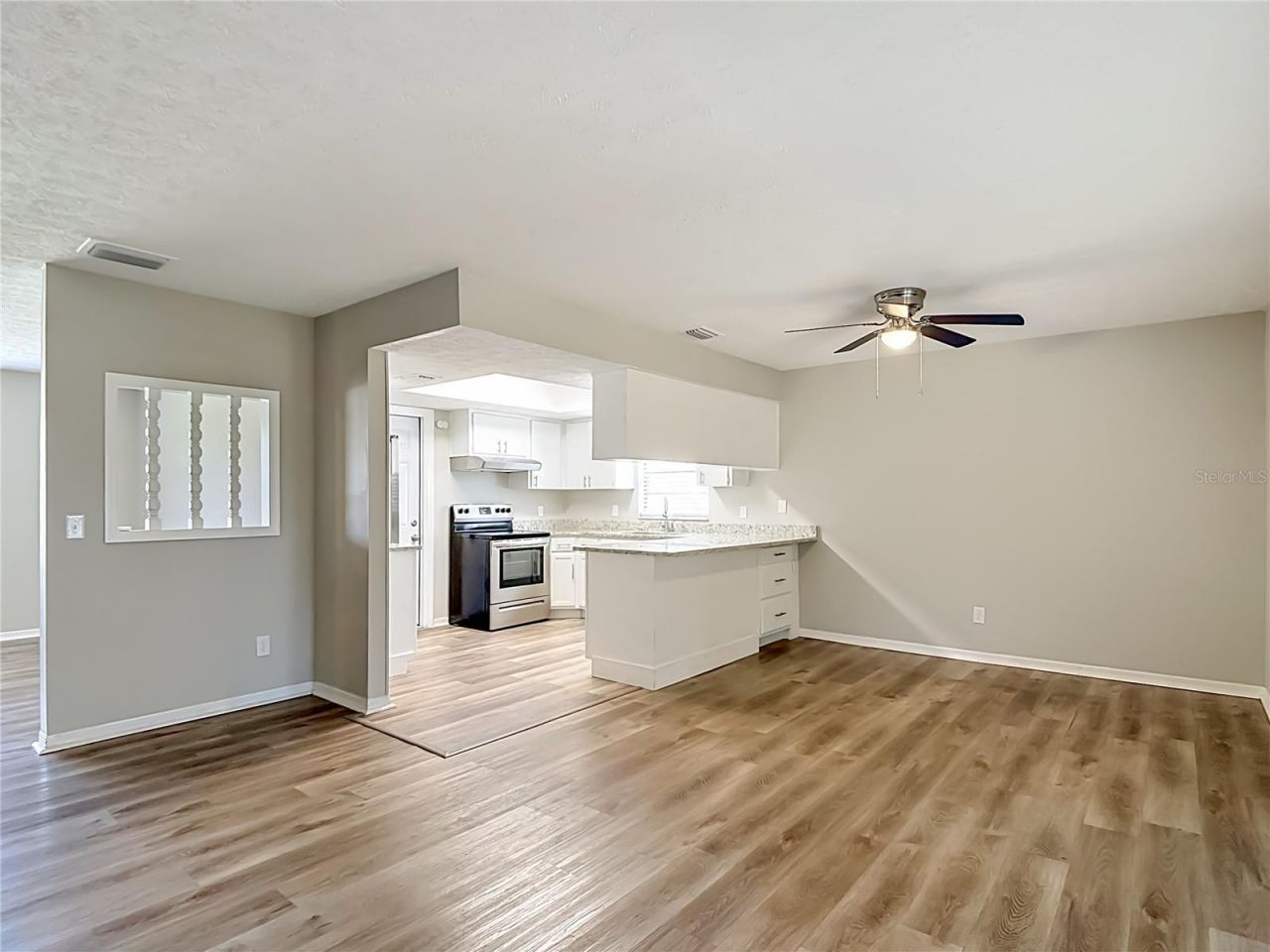 654 Timber Pond Drive, Brandon, FL 33510 Photo