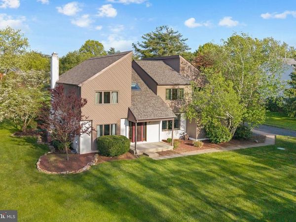 7 SHERIDAN DRIVE, WEST WINDSOR, NJ 08550