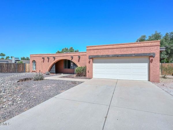 8442 N 48TH Drive, Glendale, AZ 85302