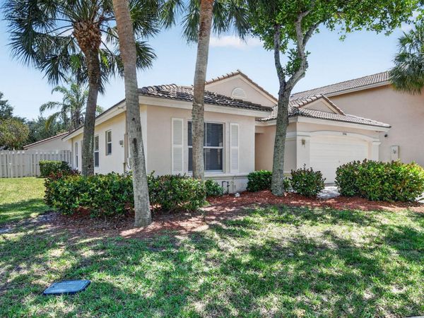 3746 Torres Circle, West Palm Beach, FL 33409