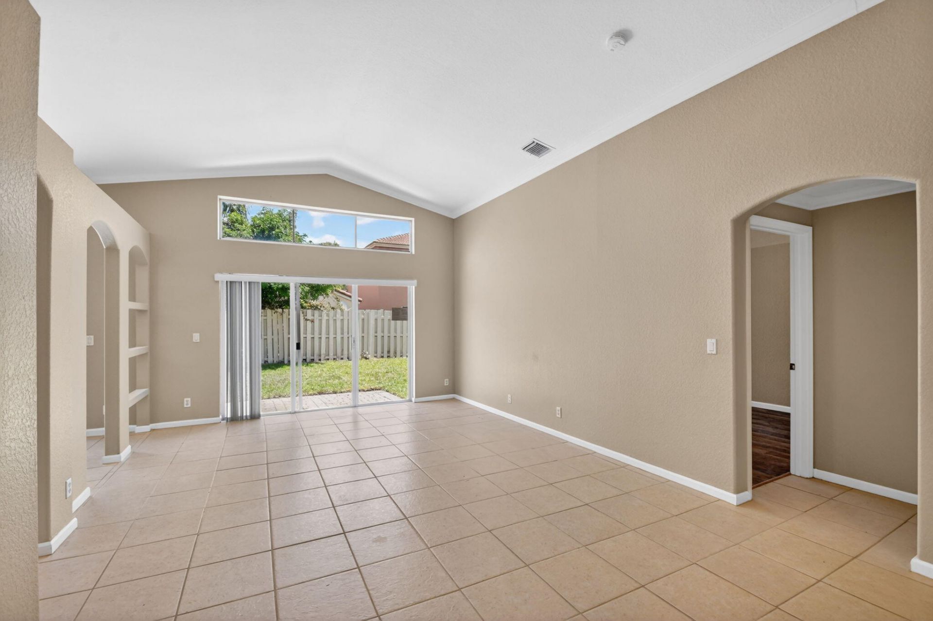 3746 Torres Circle, West Palm Beach, FL 33409 Photo