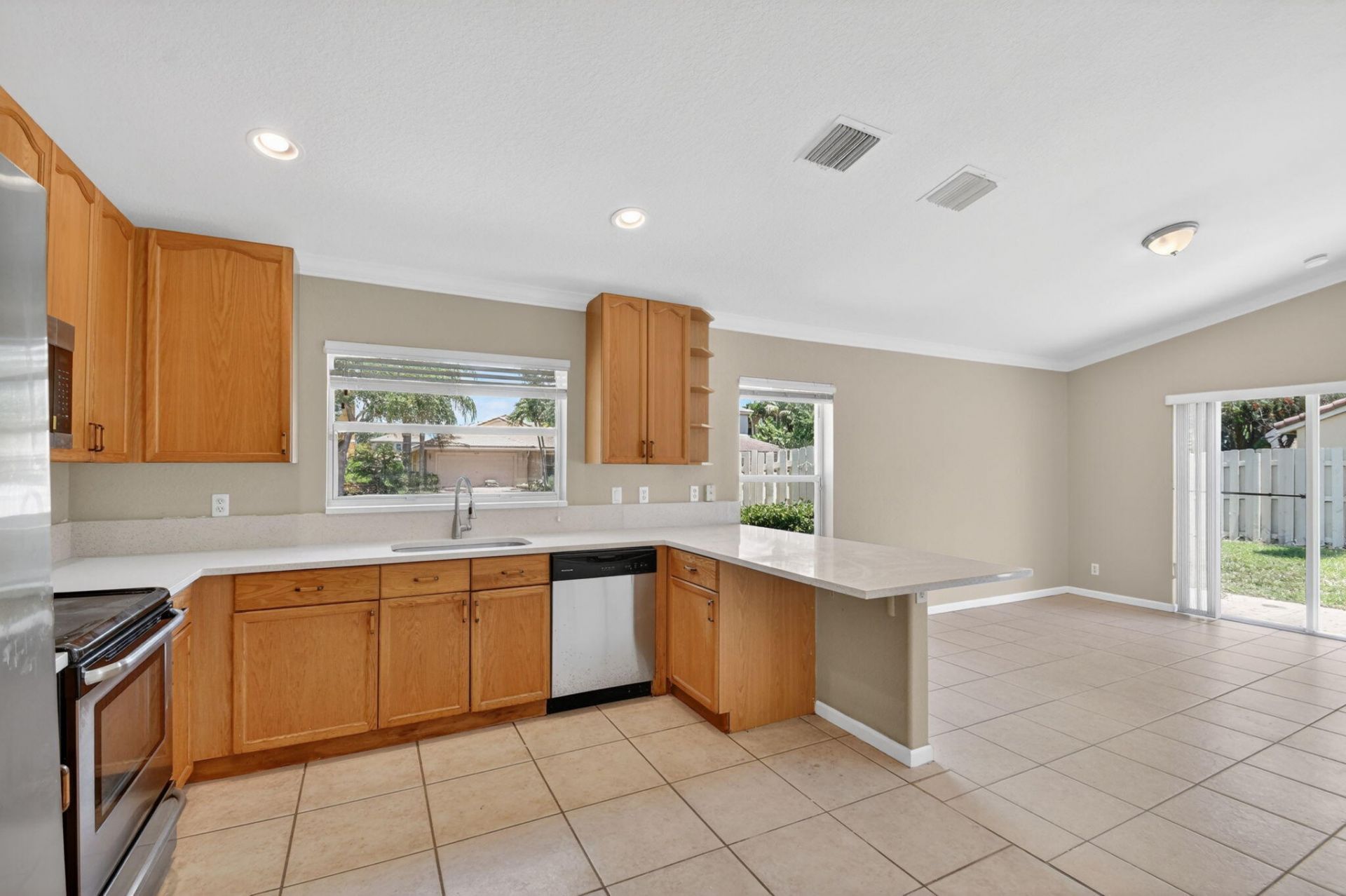 3746 Torres Circle, West Palm Beach, FL 33409 Photo