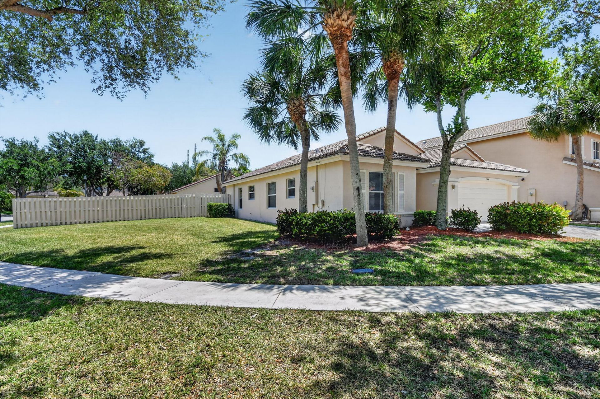 3746 Torres Circle, West Palm Beach, FL 33409 Photo