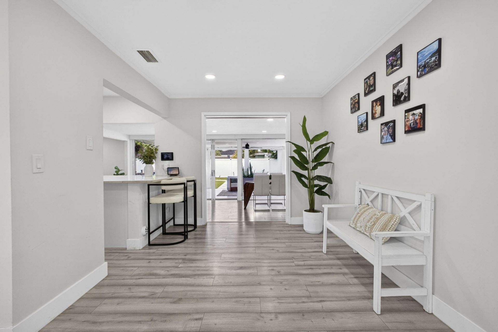 326 Alhambra Place, West Palm Beach, FL 33405 Photo