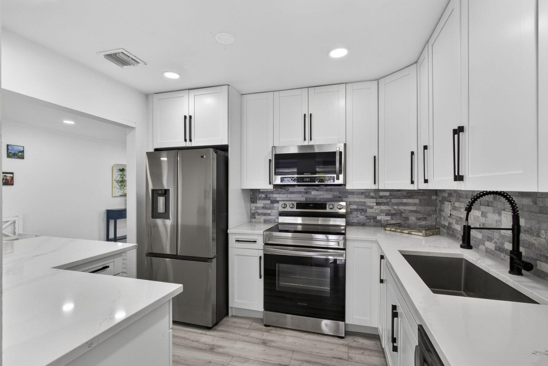 326 Alhambra Place, West Palm Beach, FL 33405 Photo