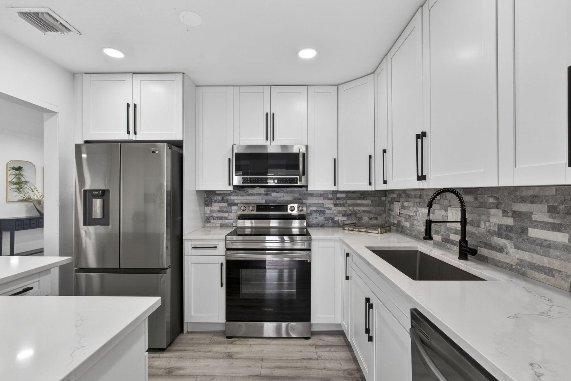 326 Alhambra Place, West Palm Beach, FL 33405 Photo