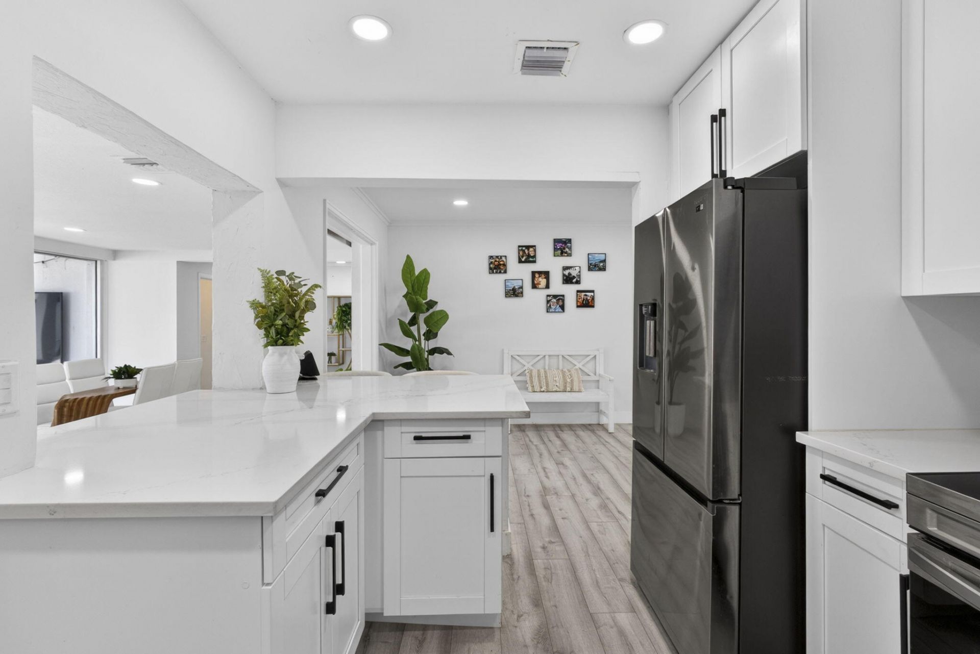 326 Alhambra Place, West Palm Beach, FL 33405 Photo