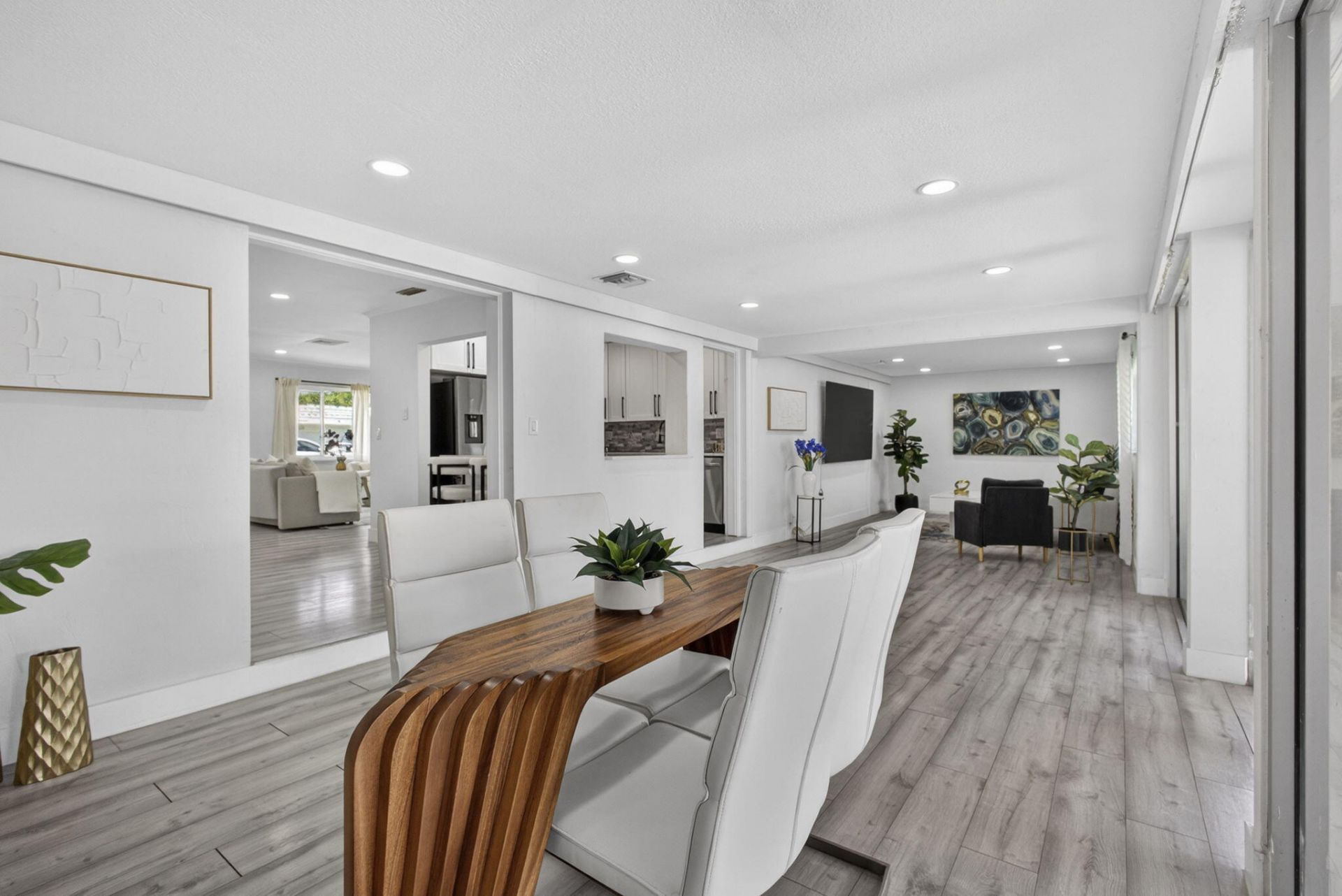 326 Alhambra Place, West Palm Beach, FL 33405 Photo