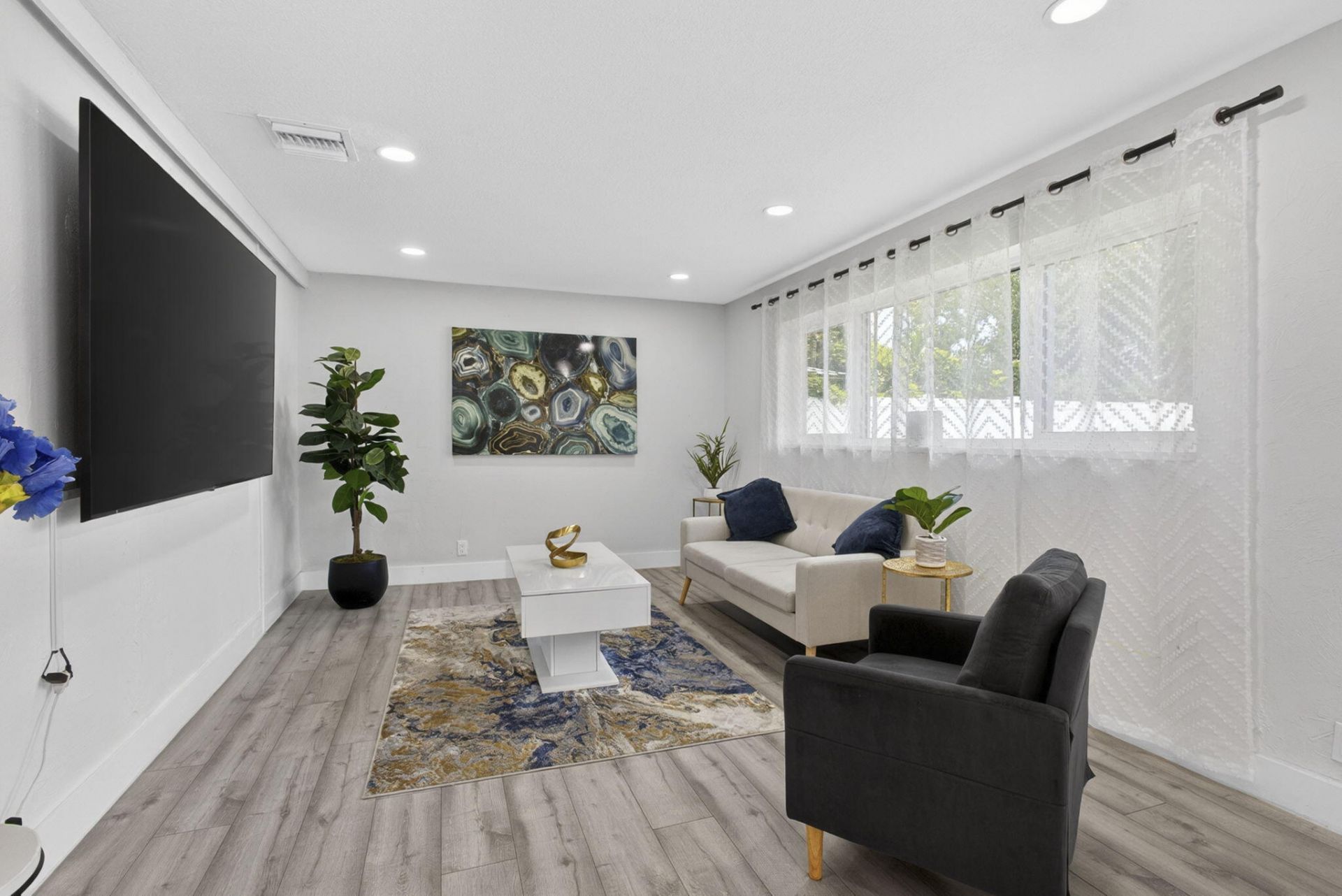 326 Alhambra Place, West Palm Beach, FL 33405 Photo