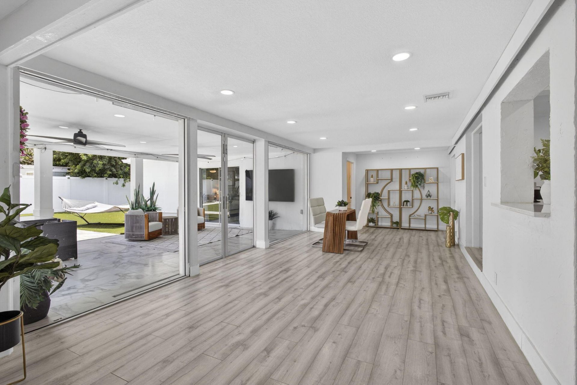 326 Alhambra Place, West Palm Beach, FL 33405 Photo