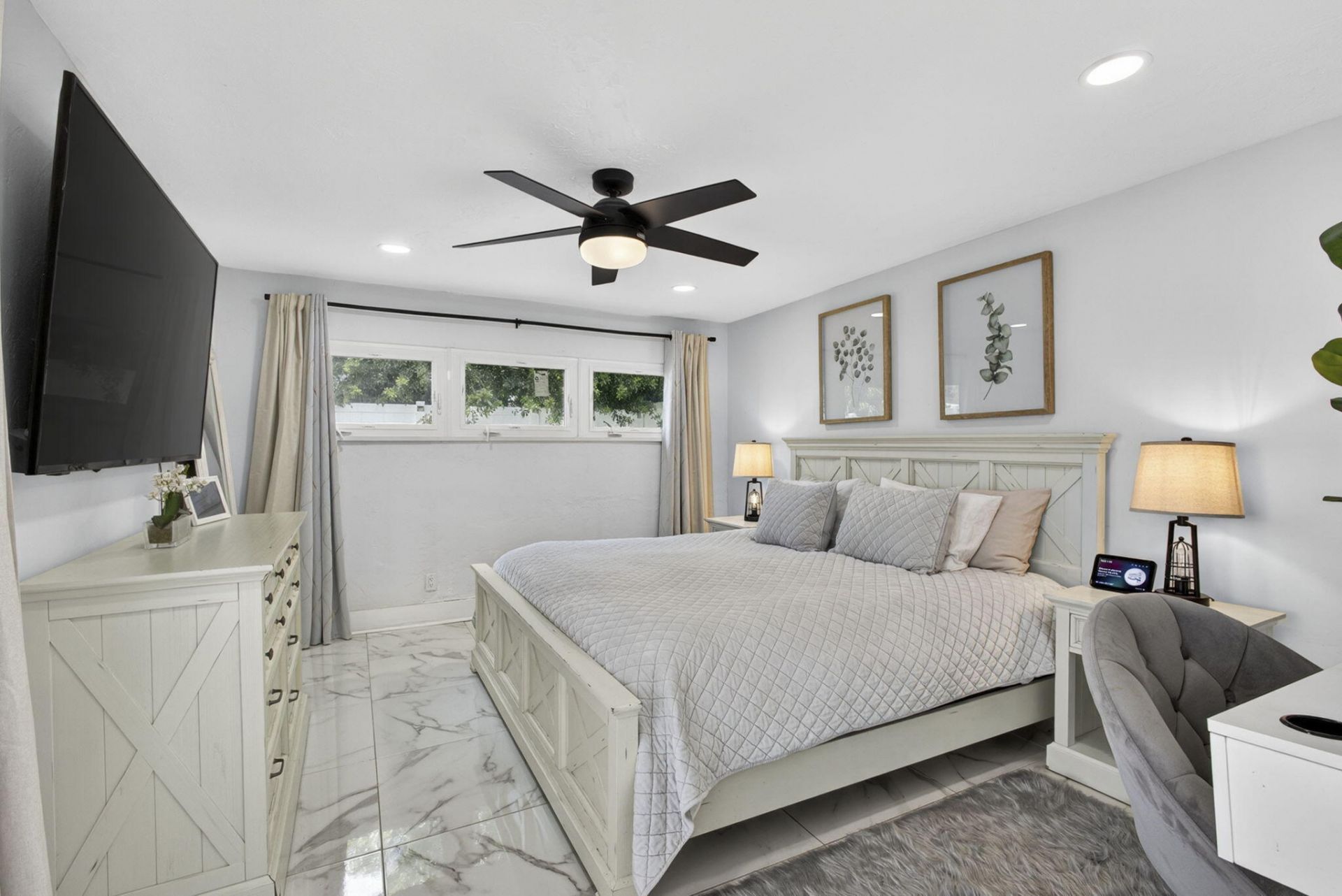 326 Alhambra Place, West Palm Beach, FL 33405 Photo