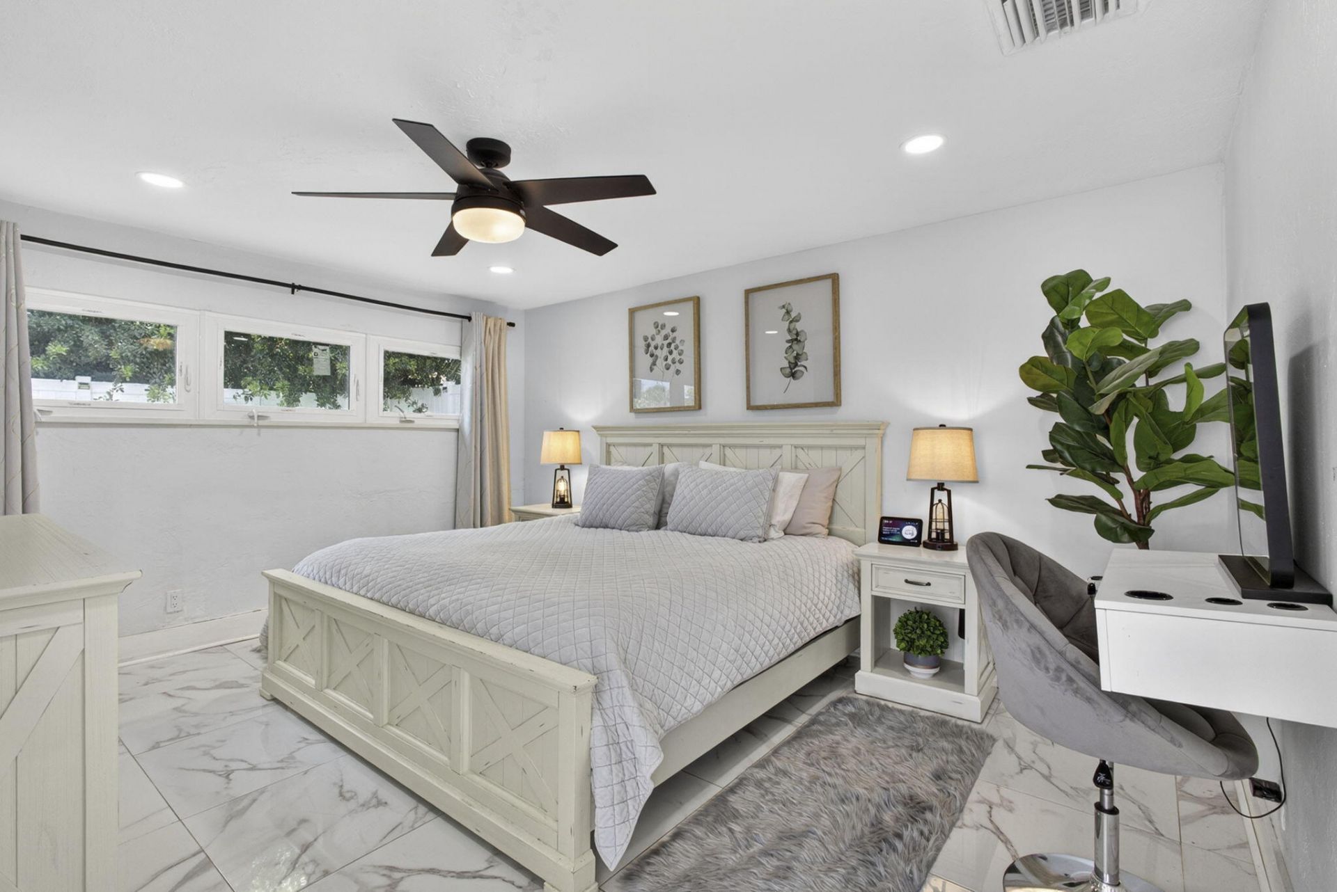 326 Alhambra Place, West Palm Beach, FL 33405 Photo