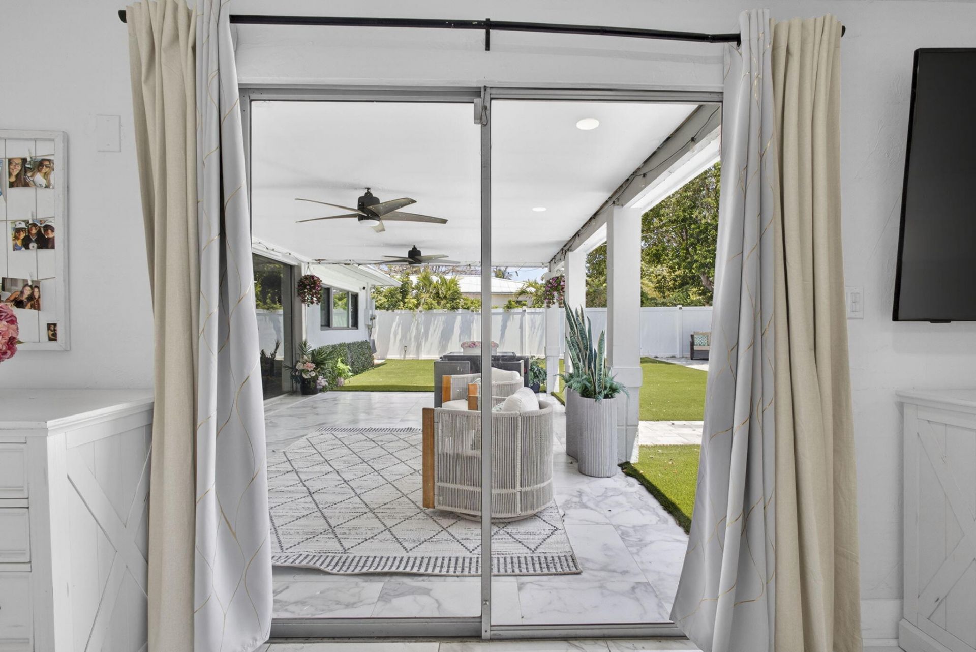 326 Alhambra Place, West Palm Beach, FL 33405 Photo