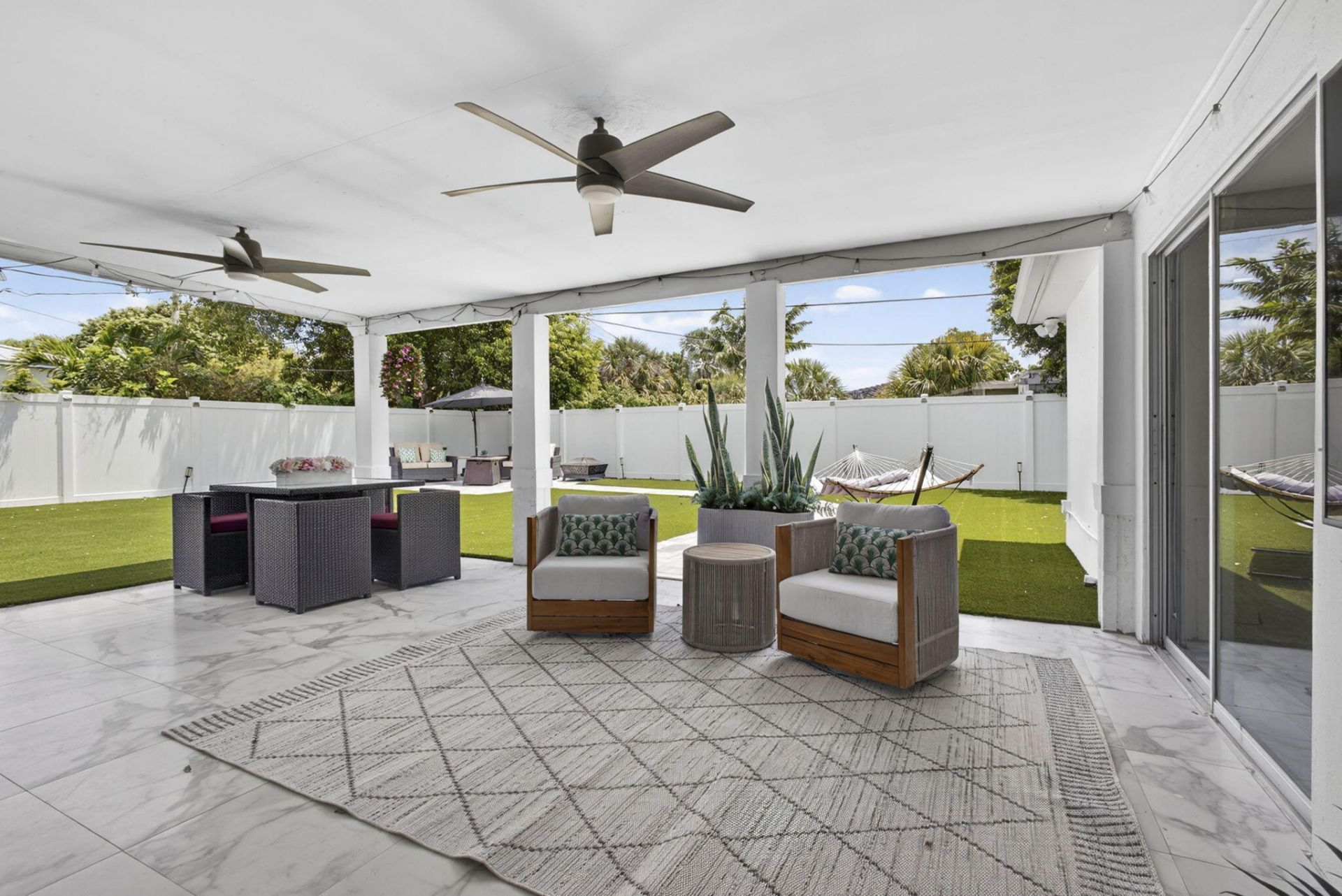 326 Alhambra Place, West Palm Beach, FL 33405 Photo