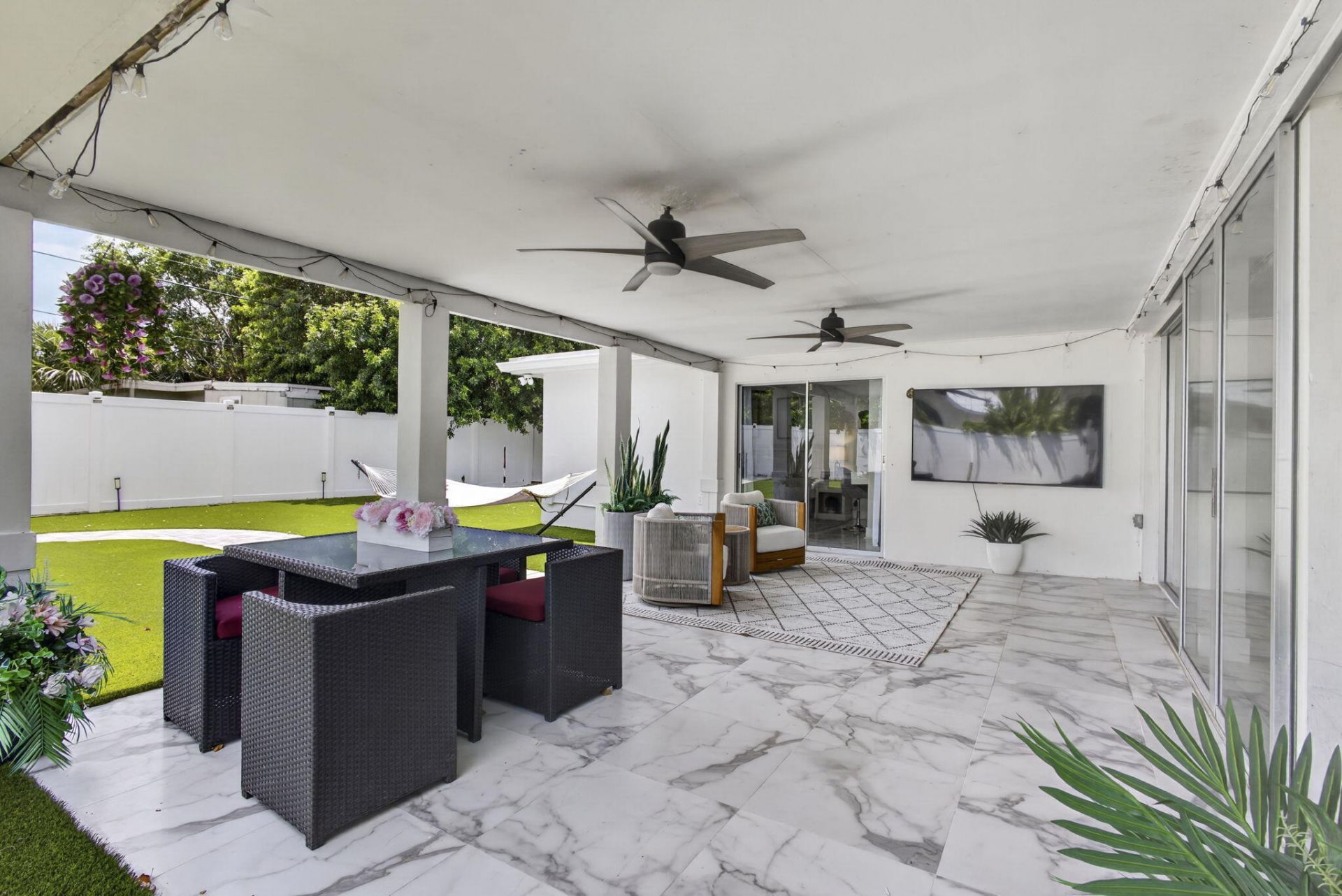 326 Alhambra Place, West Palm Beach, FL 33405 Photo