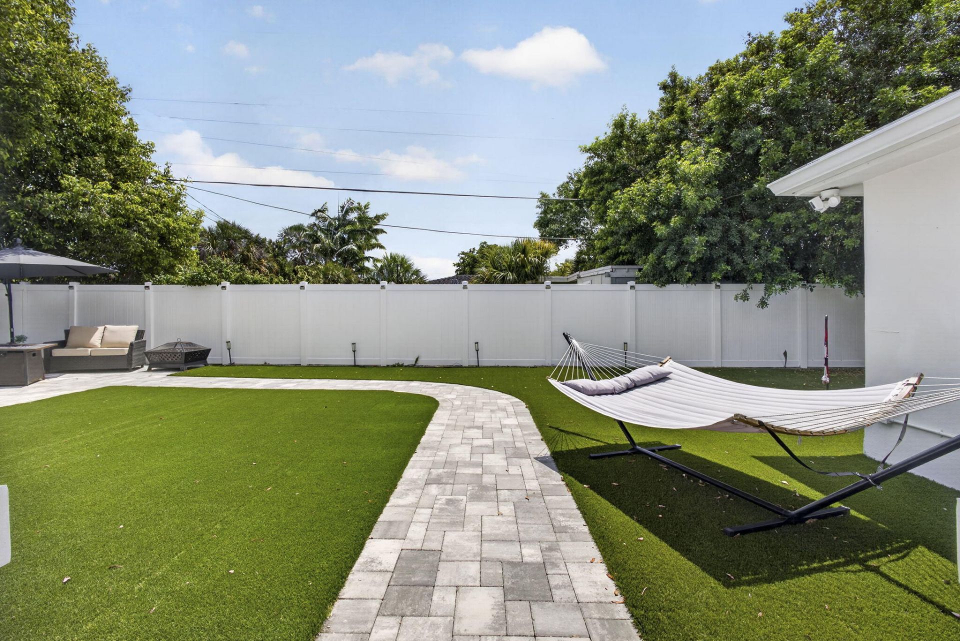 326 Alhambra Place, West Palm Beach, FL 33405 Photo