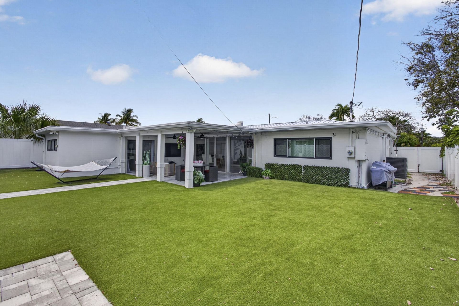 326 Alhambra Place, West Palm Beach, FL 33405 Photo