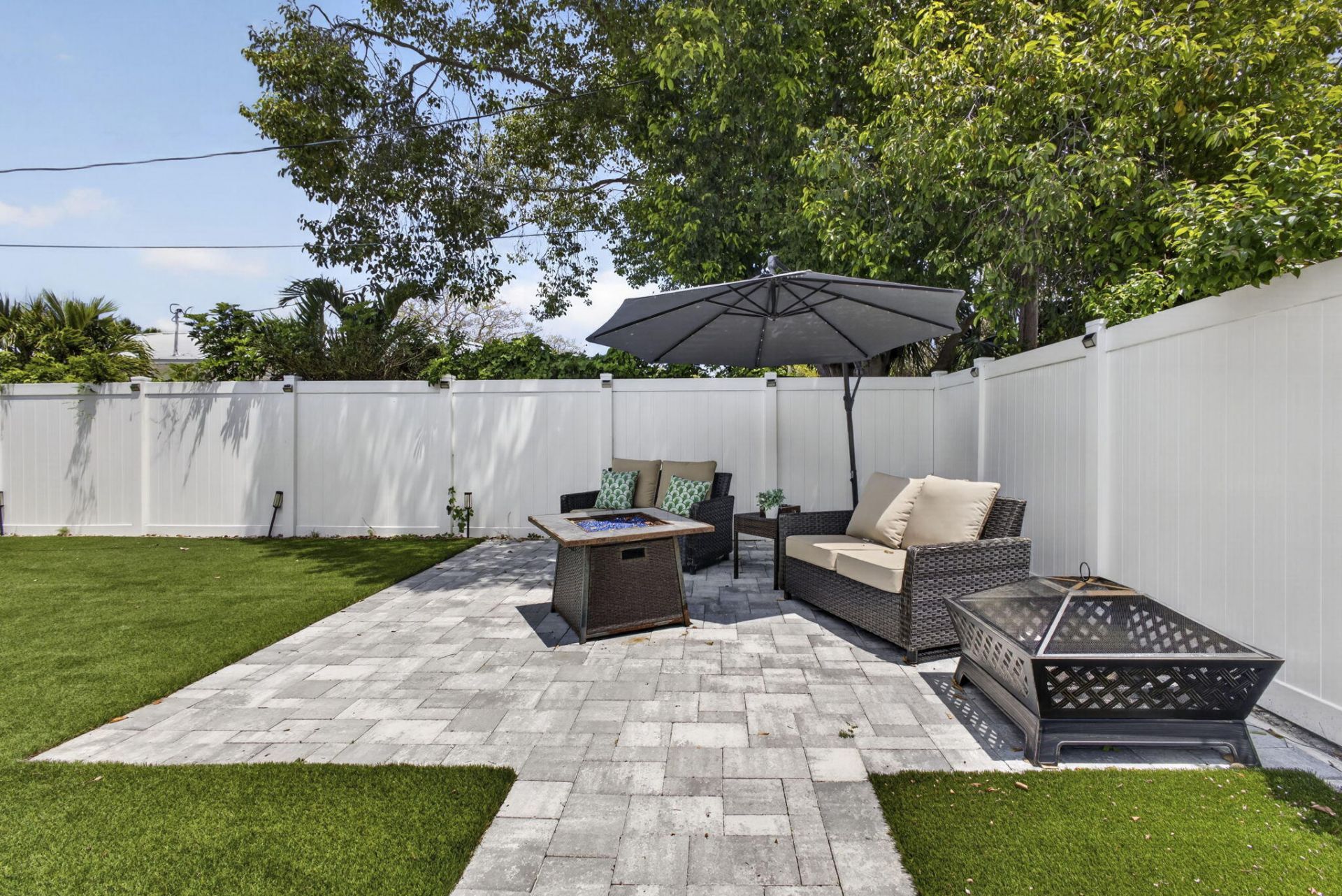 326 Alhambra Place, West Palm Beach, FL 33405 Photo