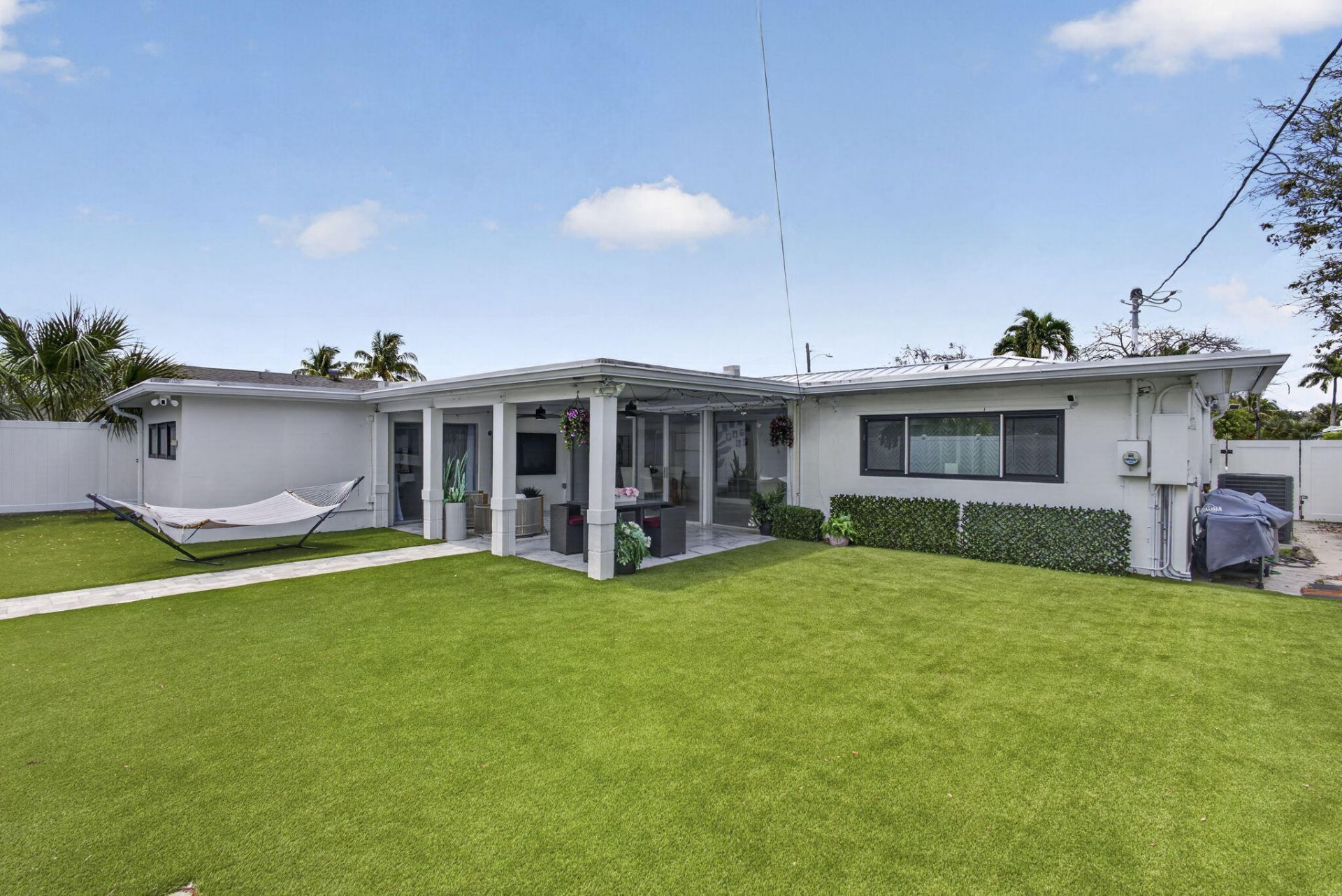 326 Alhambra Place, West Palm Beach, FL 33405 Photo