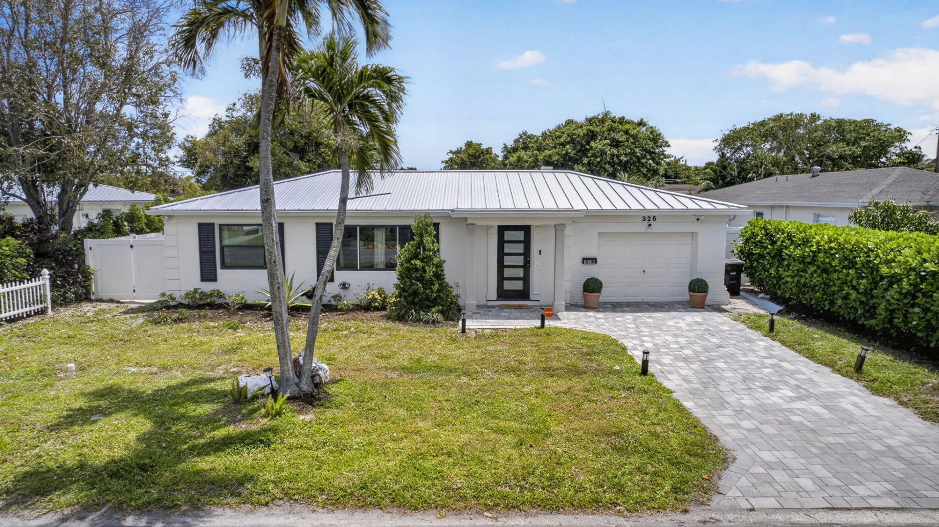 326 Alhambra Place, West Palm Beach, FL 33405 Photo