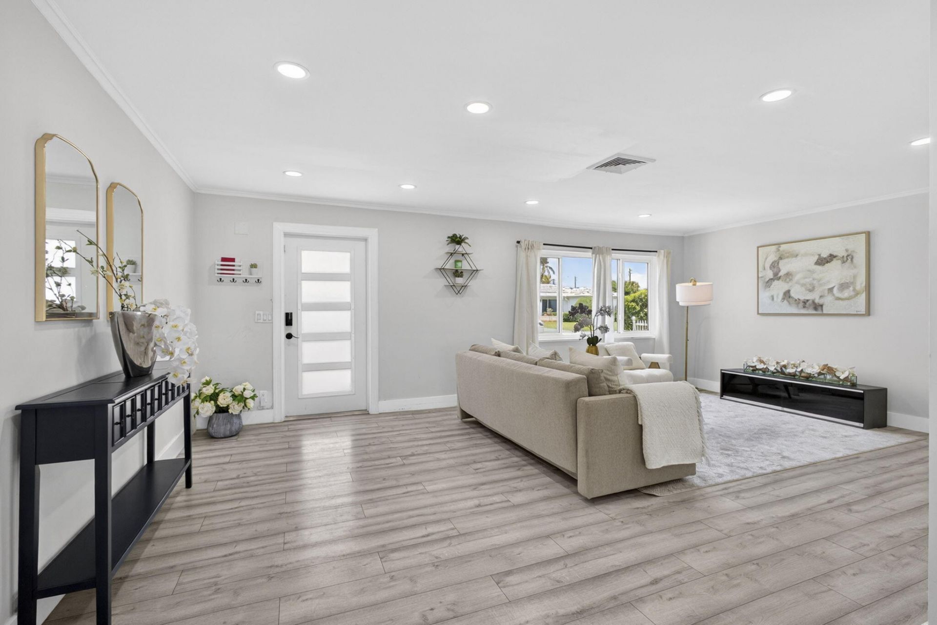 326 Alhambra Place, West Palm Beach, FL 33405 Photo