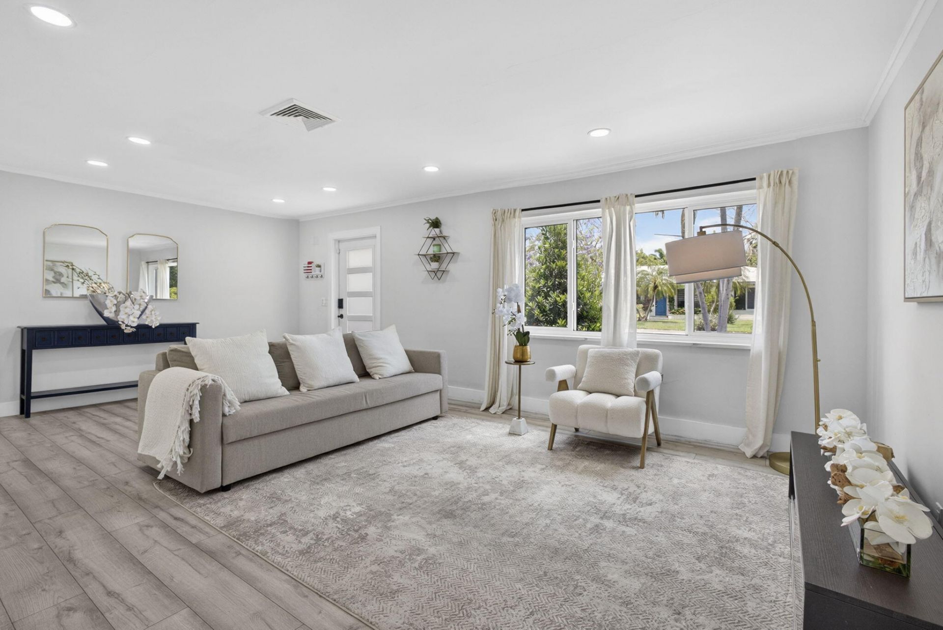 326 Alhambra Place, West Palm Beach, FL 33405 Photo