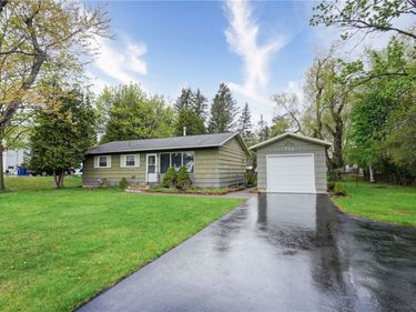 432 Hollybrook Road , Rochester, NY 14623