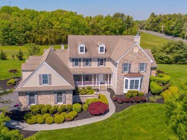 2 LINWOOD DRIVE, MONROE TOWNSHIP, NJ 08831