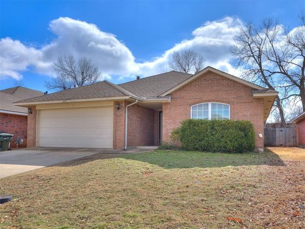 212 Cambridge Drive, Midwest City, OK 73110