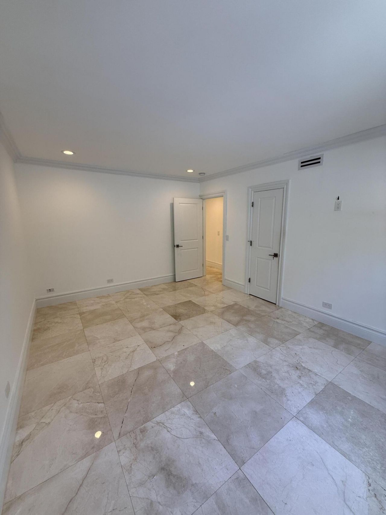 225 Everglade Avenue, Unit Villa 6, Palm Beach, FL 33480 Photo