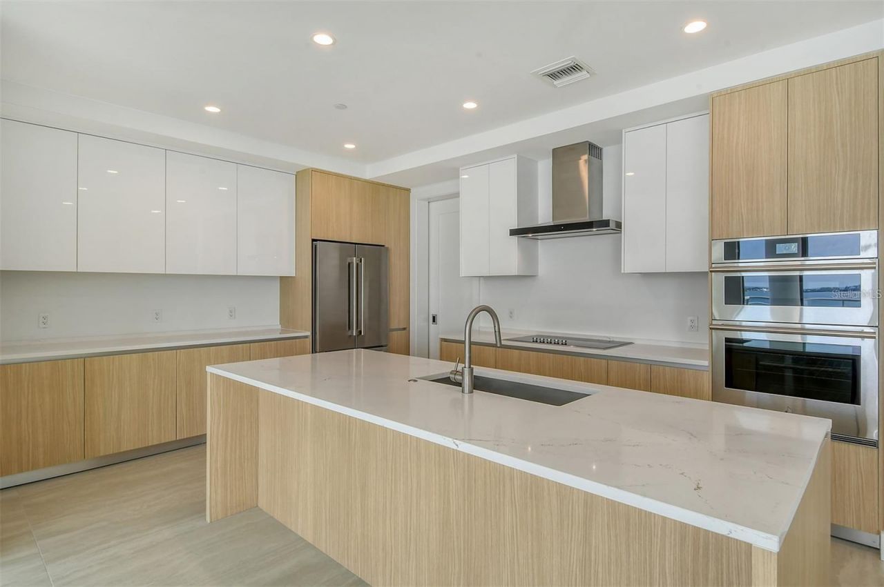 301 Quay Commons , Unit 1011, Sarasota, FL 34236 Photo