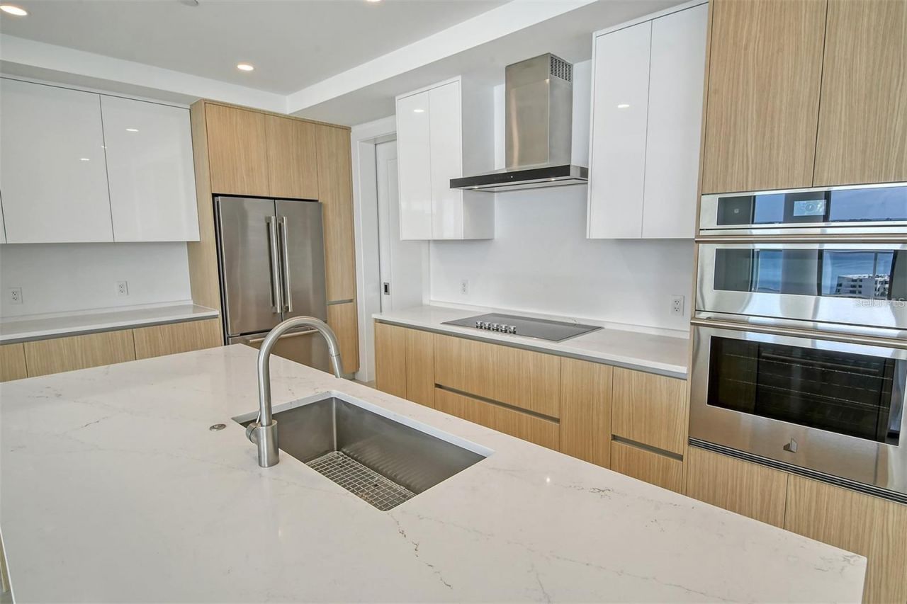 301 Quay Commons , Unit 1011, Sarasota, FL 34236 Photo