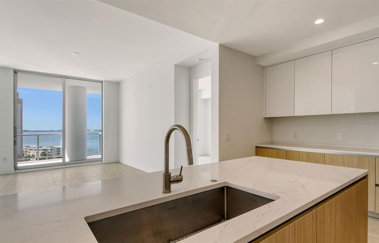 301 Quay Commons , Unit 1011, Sarasota, FL 34236 Photo